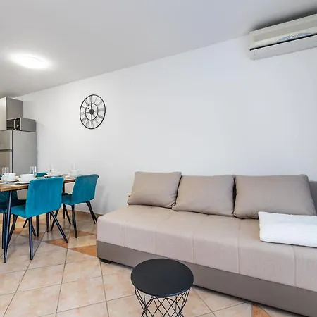 Angie Apartment